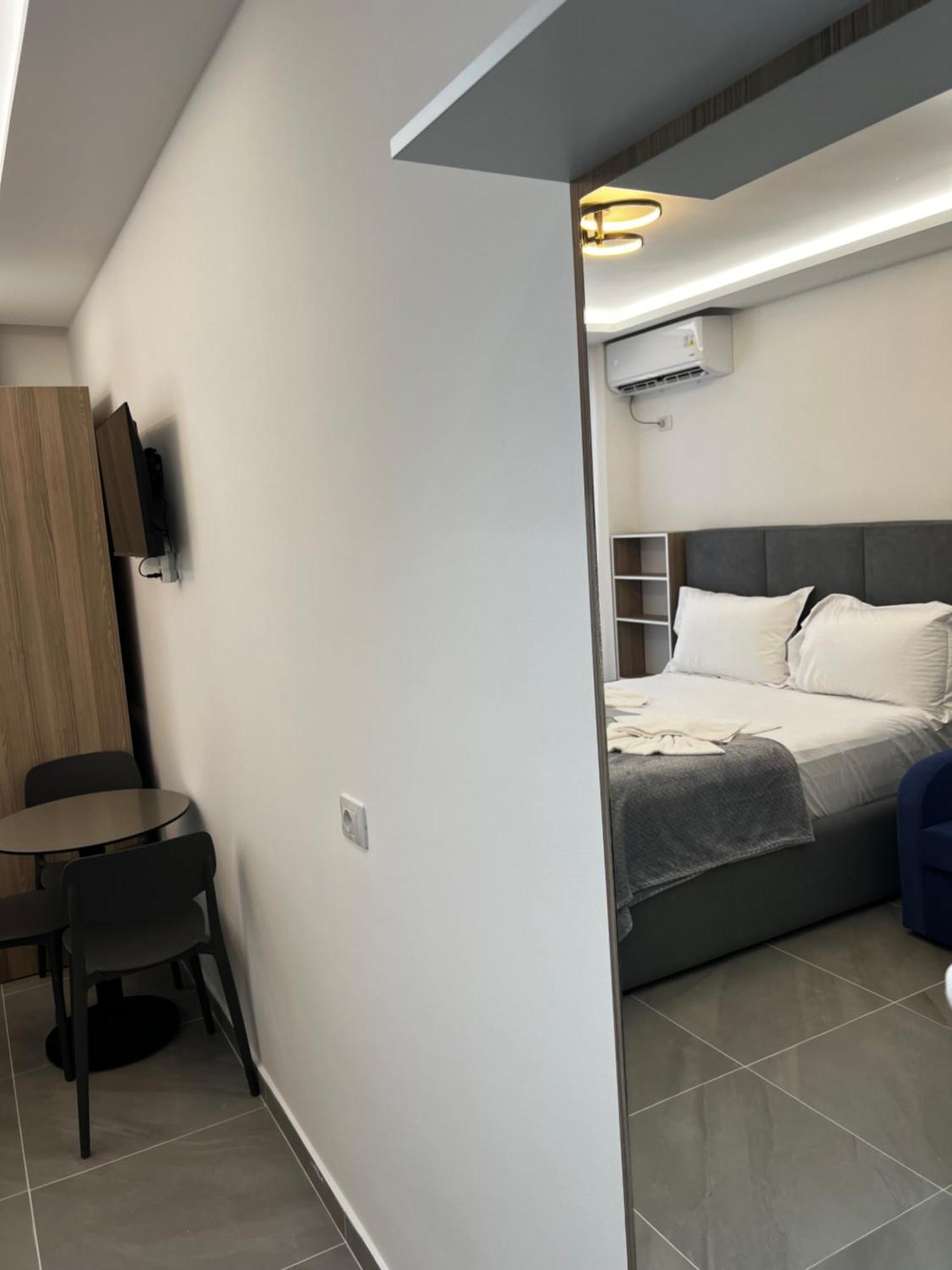 D&D Hotel Shëngjin Eksteriør bilde