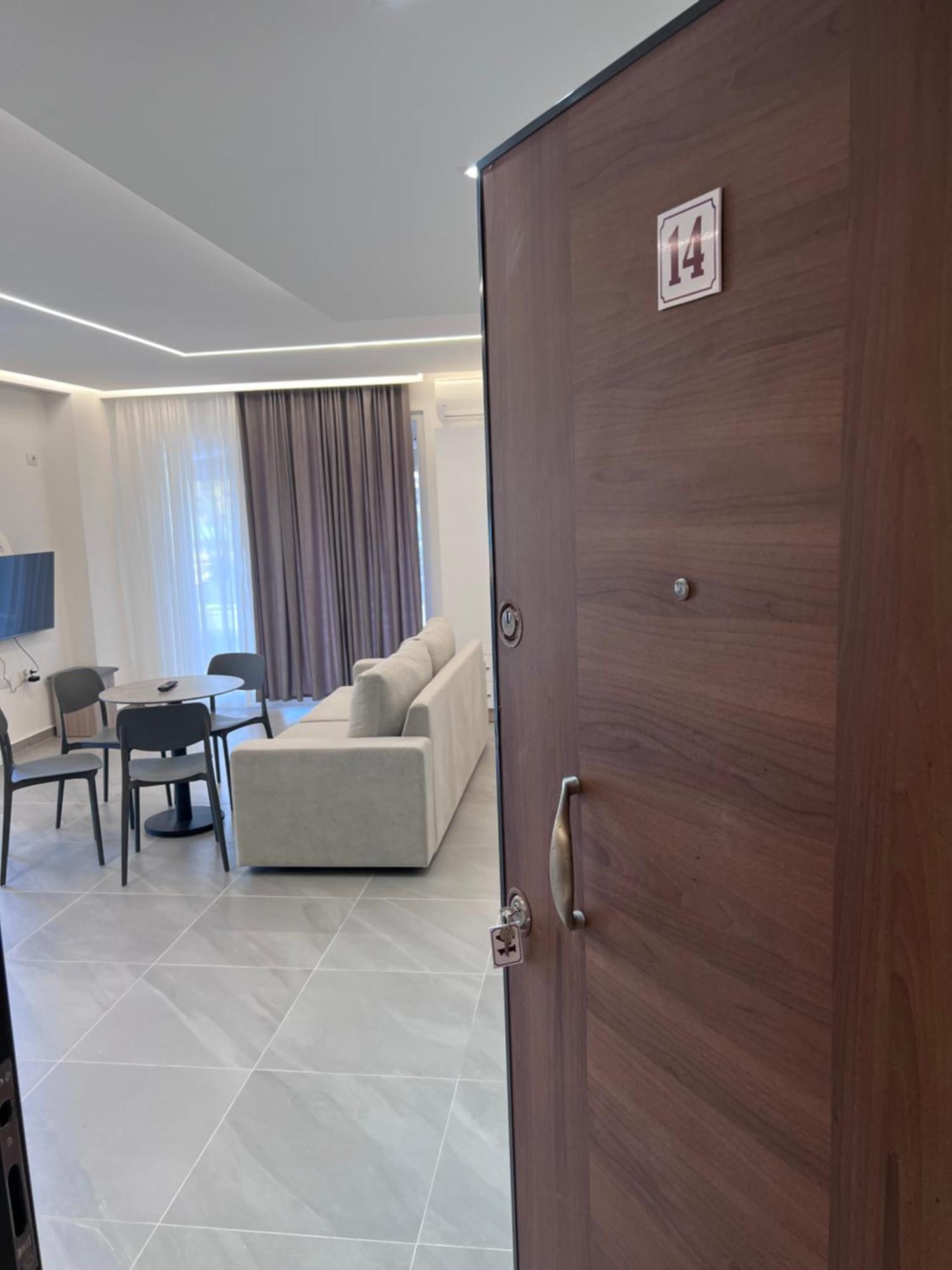 D&D Hotel Shëngjin Eksteriør bilde