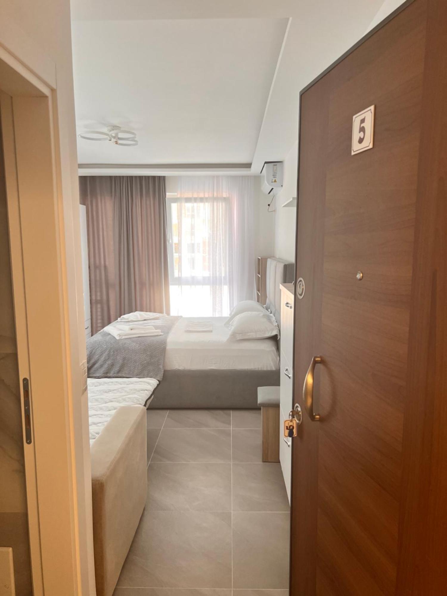 D&D Hotel Shëngjin Eksteriør bilde