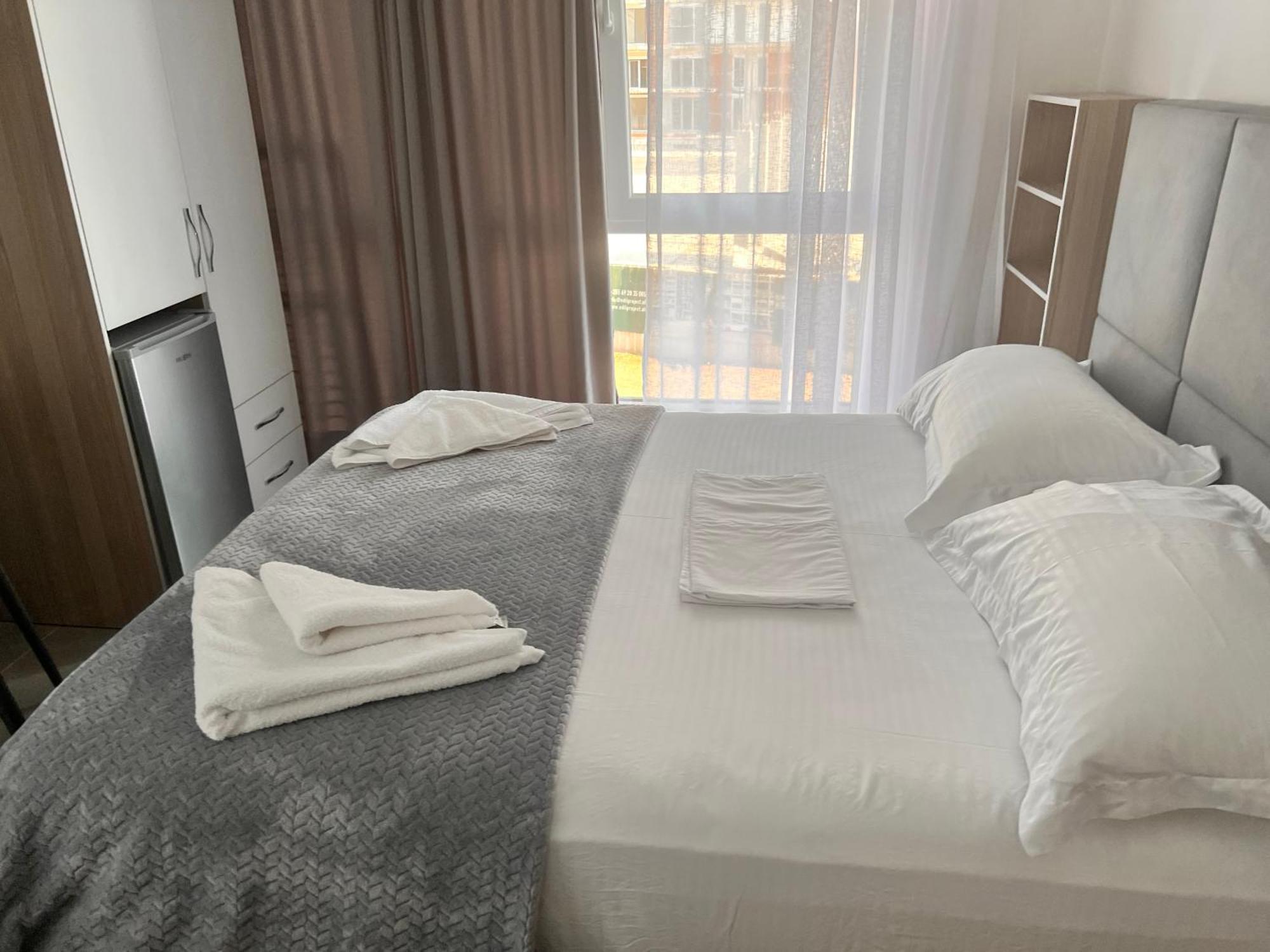 D&D Hotel Shëngjin Eksteriør bilde